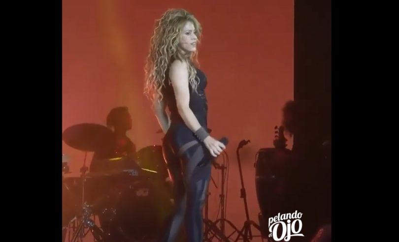 Shakira volvió locos a sus fans con sensual baile en leggins Pelando el Ojo